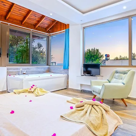 Secluded Sea-view Family Escape Bella 3 Lale Villa *