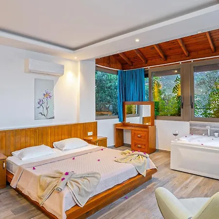 Secluded Sea-view Family Escape Bella 3 Lale Villa *